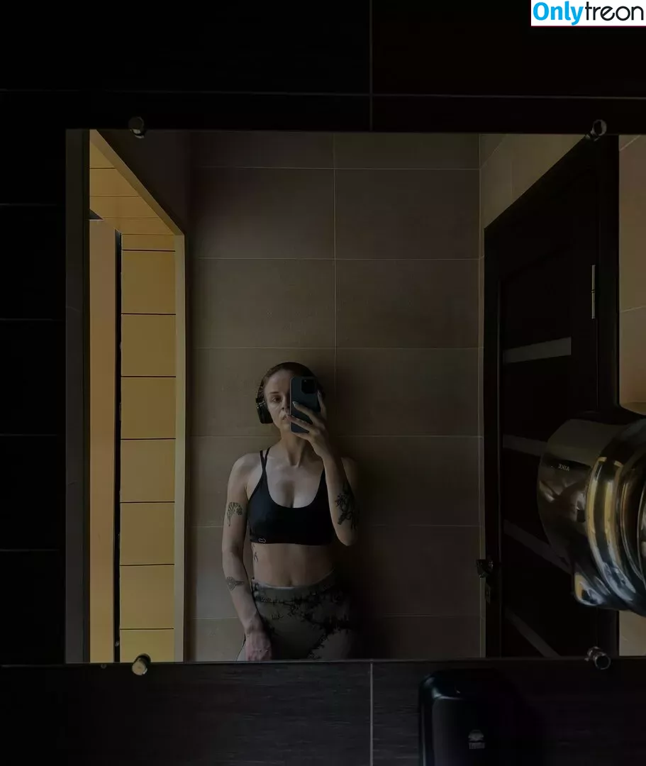 disenchantment nude photo #0156 (disenchantment1 / jnthn_lvngstn)