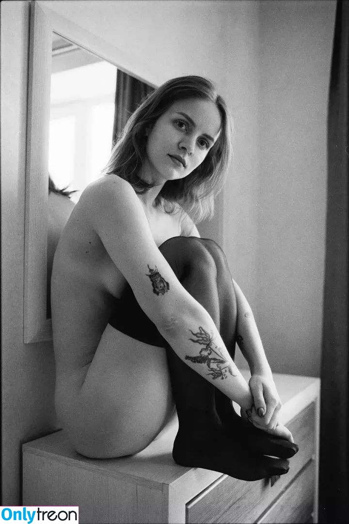 disenchantment nude photo #0228 (disenchantment1 / jnthn_lvngstn)