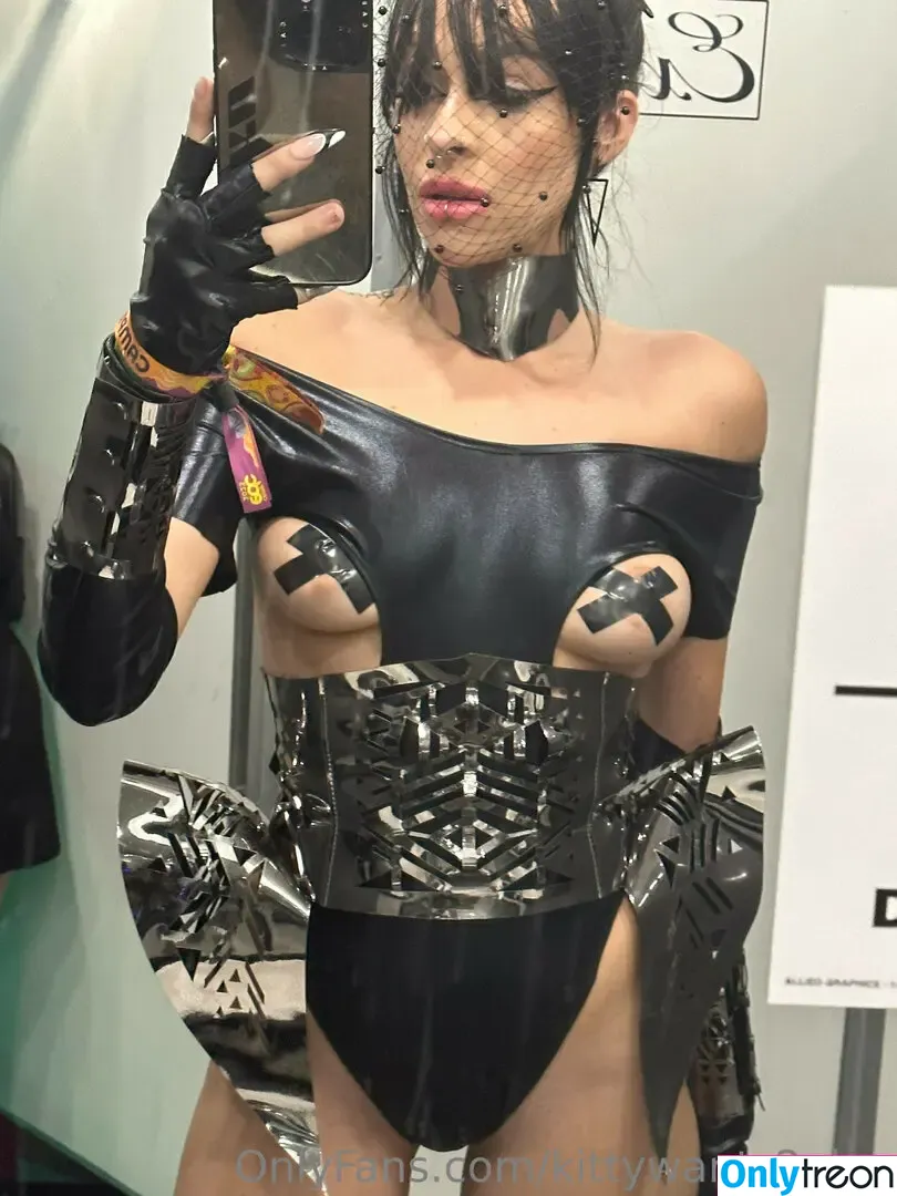 Disko.kitty голая photo #0006 (diskomfkitty / kittywants2play)