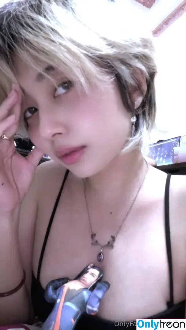 Disleft nude photo #0132 (Mercury Nguyen)