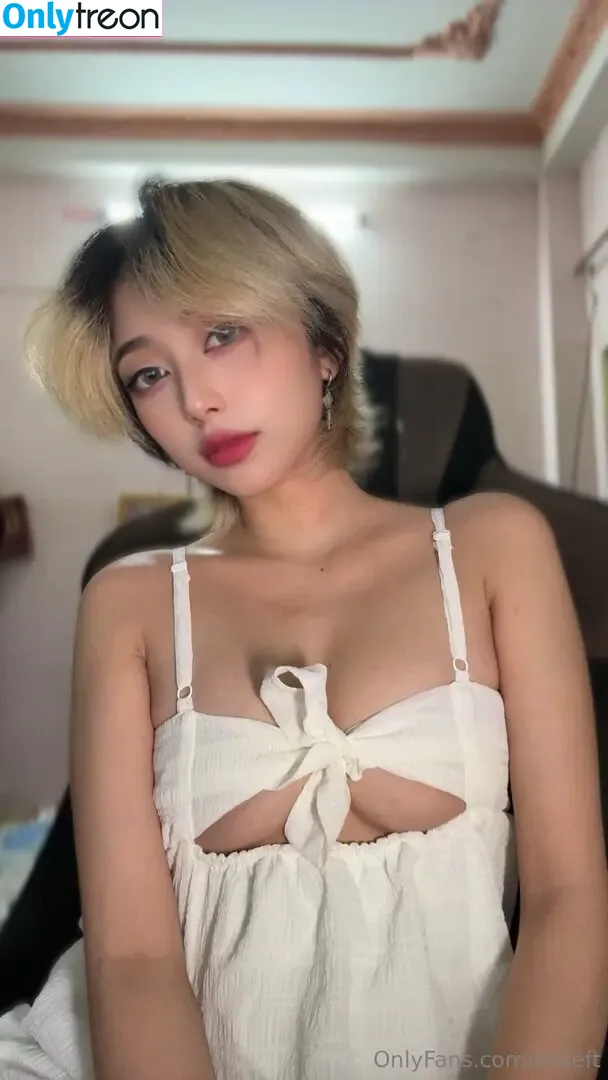Disleft nude photo #0147 (Mercury Nguyen)