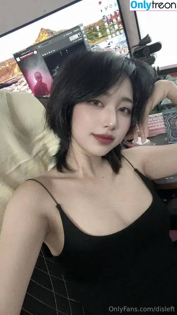 Disleft nude photo #0184 (Mercury Nguyen)