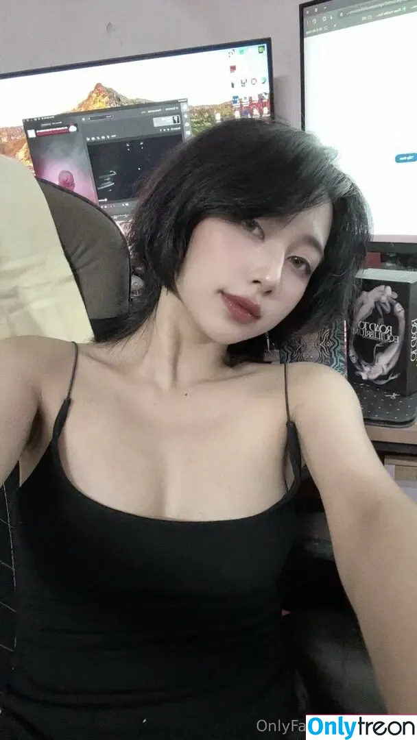 Disleft nude photo #0188 (Mercury Nguyen)
