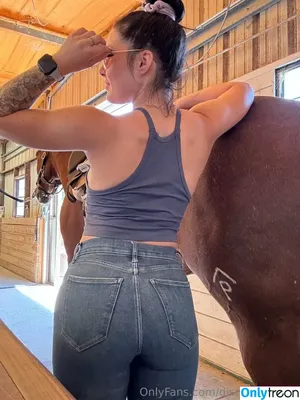 disneyyrose13 / disneyy13rose nude photo #0016