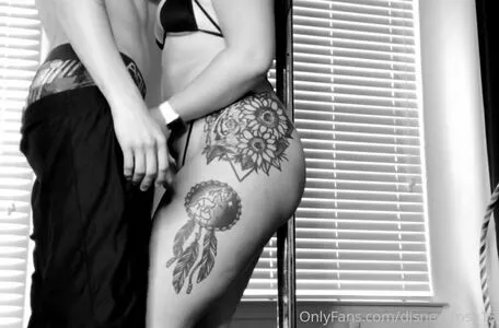 disneyyrose13 / disneyy13rose nude photo #0032