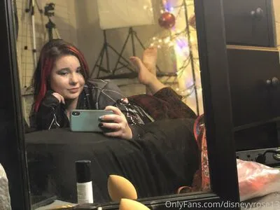 disneyyrose13 / disneyy13rose nude photo #0075