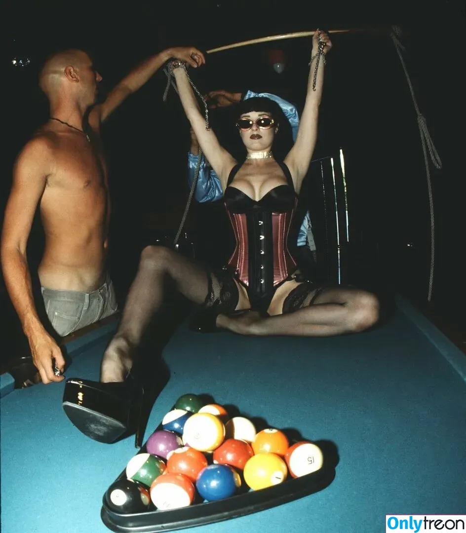 Dita Von Teese nude photo #0090 (Ditavonteese / creepy___spice)