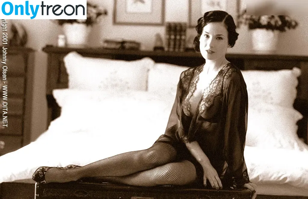 Dita Von Teese nude photo #2669 (Ditavonteese / creepy___spice)