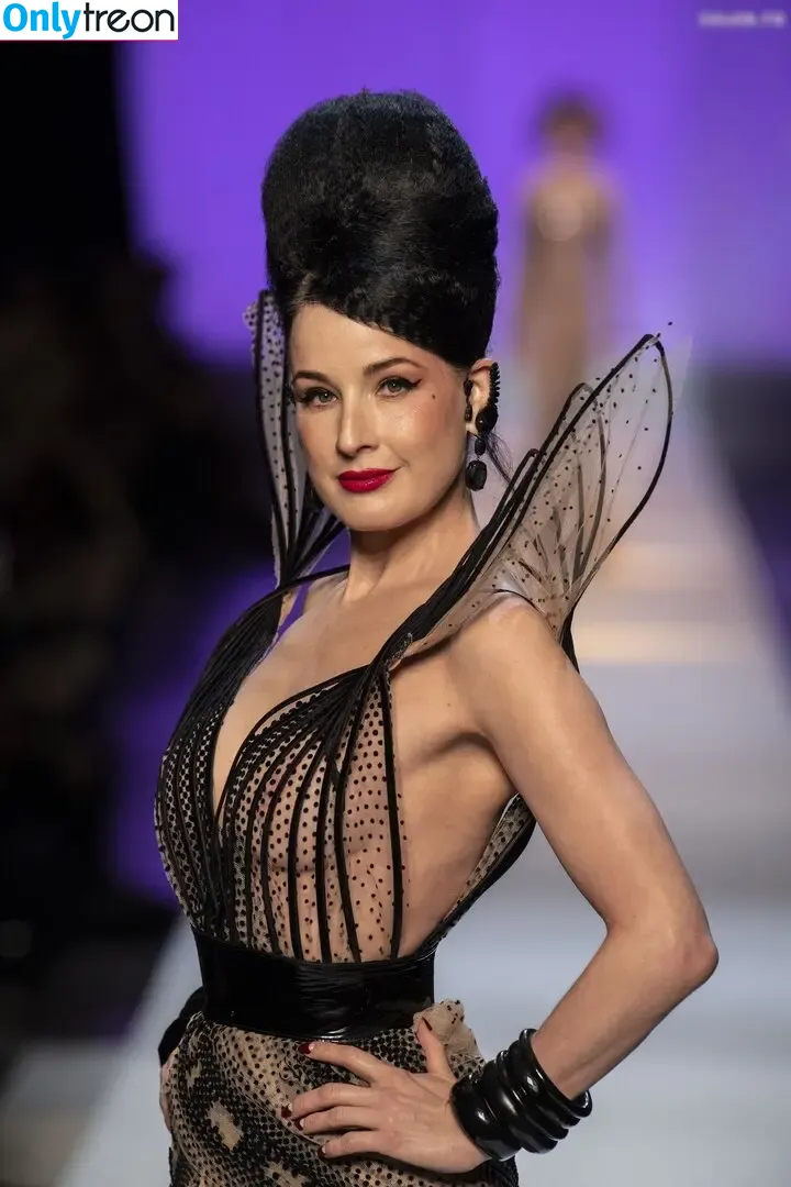 Dita Von Teese голая photo #2865 (Ditavonteese / creepy___spice)