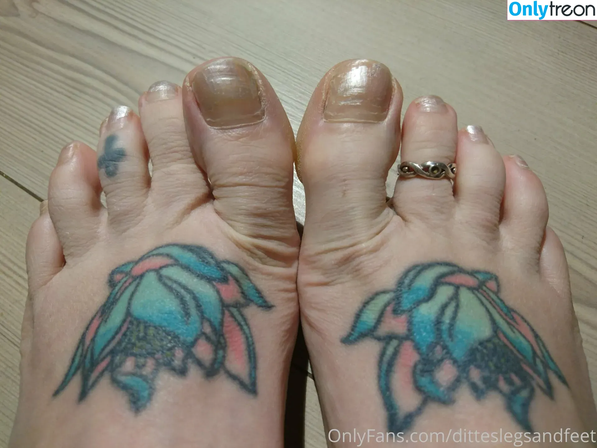 ditteslegsandfeet голая photo #0004 (ditteslegsandfeet)