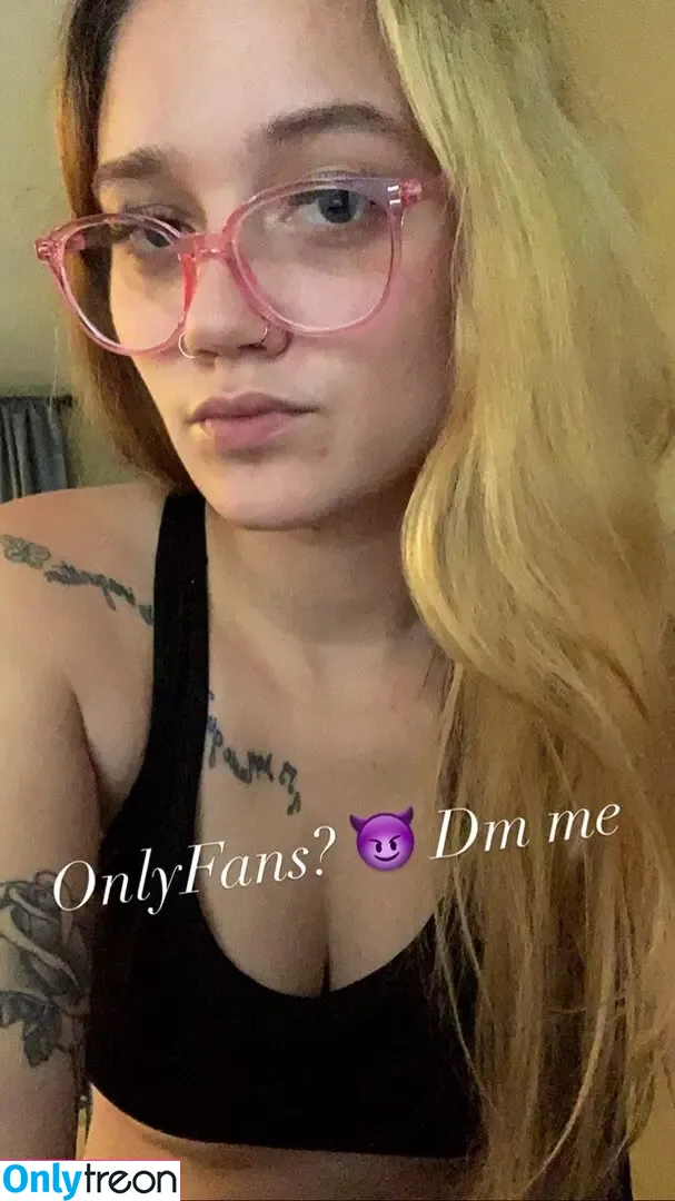 divinewhitepeach голая photo #0005 (ogmeela)