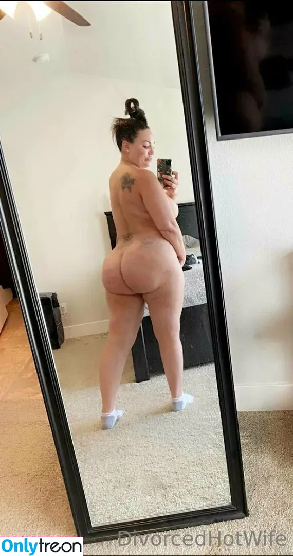 divorcedhotwife голая photo #0135 (divorced.wife)