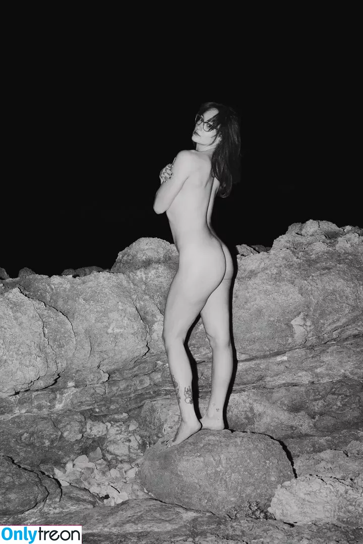 Dixowho nude photo #0069 (droshow)