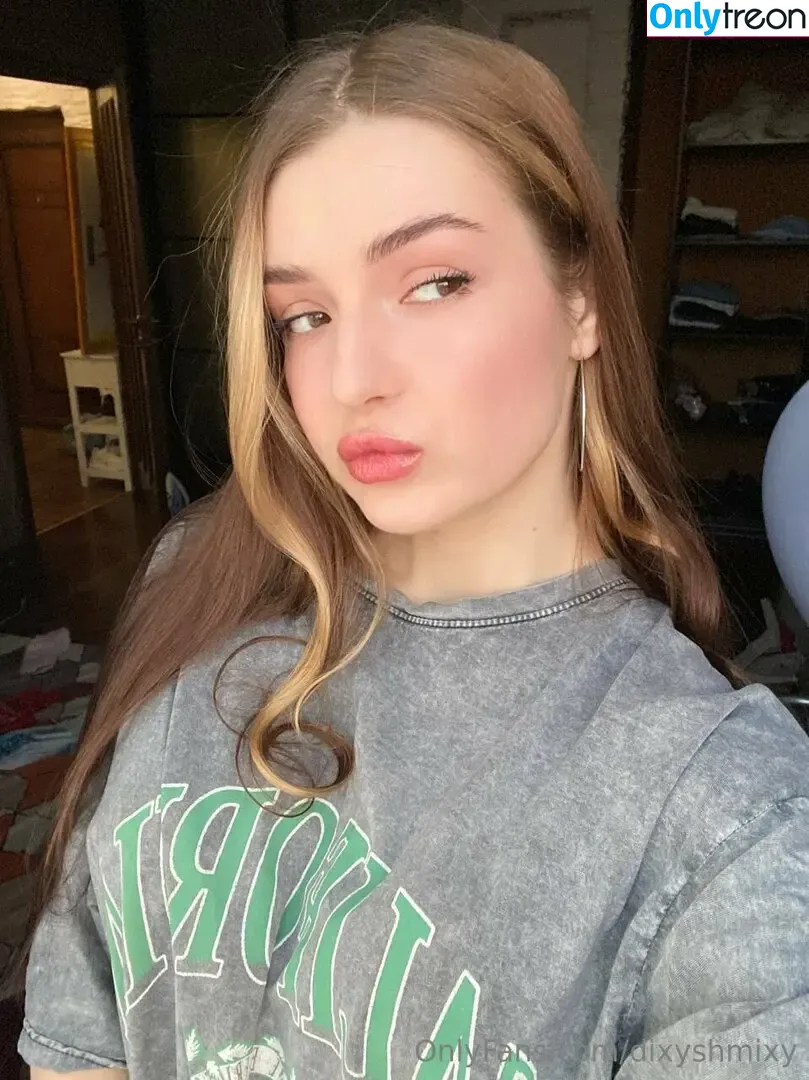 dixyshmixy голая photo #0061 (mixidixy)