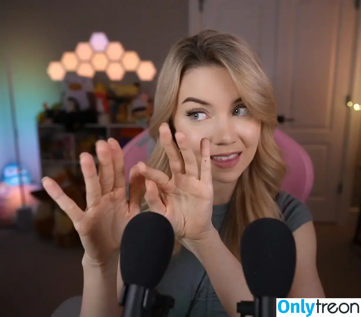 Dizzykitten голая photo #1536 (dizzykitten7 / dizzykittenpaws / thedizzykitten)