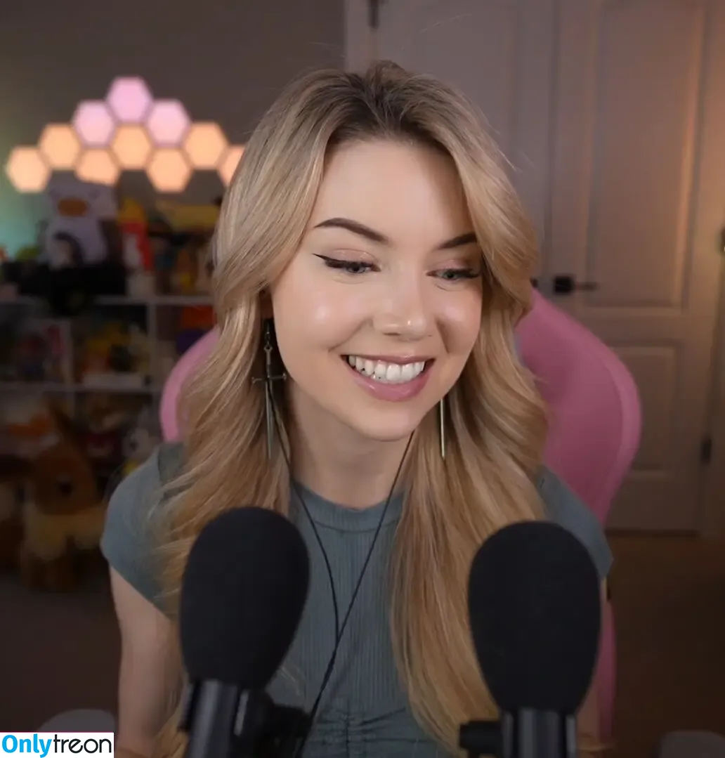 Dizzykitten голая photo #1542 (dizzykitten7 / dizzykittenpaws / thedizzykitten)