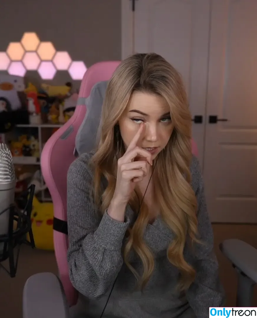 Dizzykitten голая photo #1565 (dizzykitten7 / dizzykittenpaws / thedizzykitten)