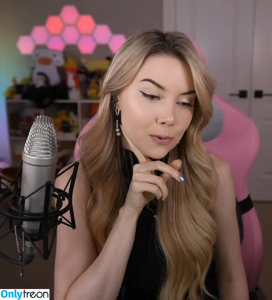 Dizzykitten голая photo #1755 (dizzykitten7 / dizzykittenpaws / thedizzykitten)