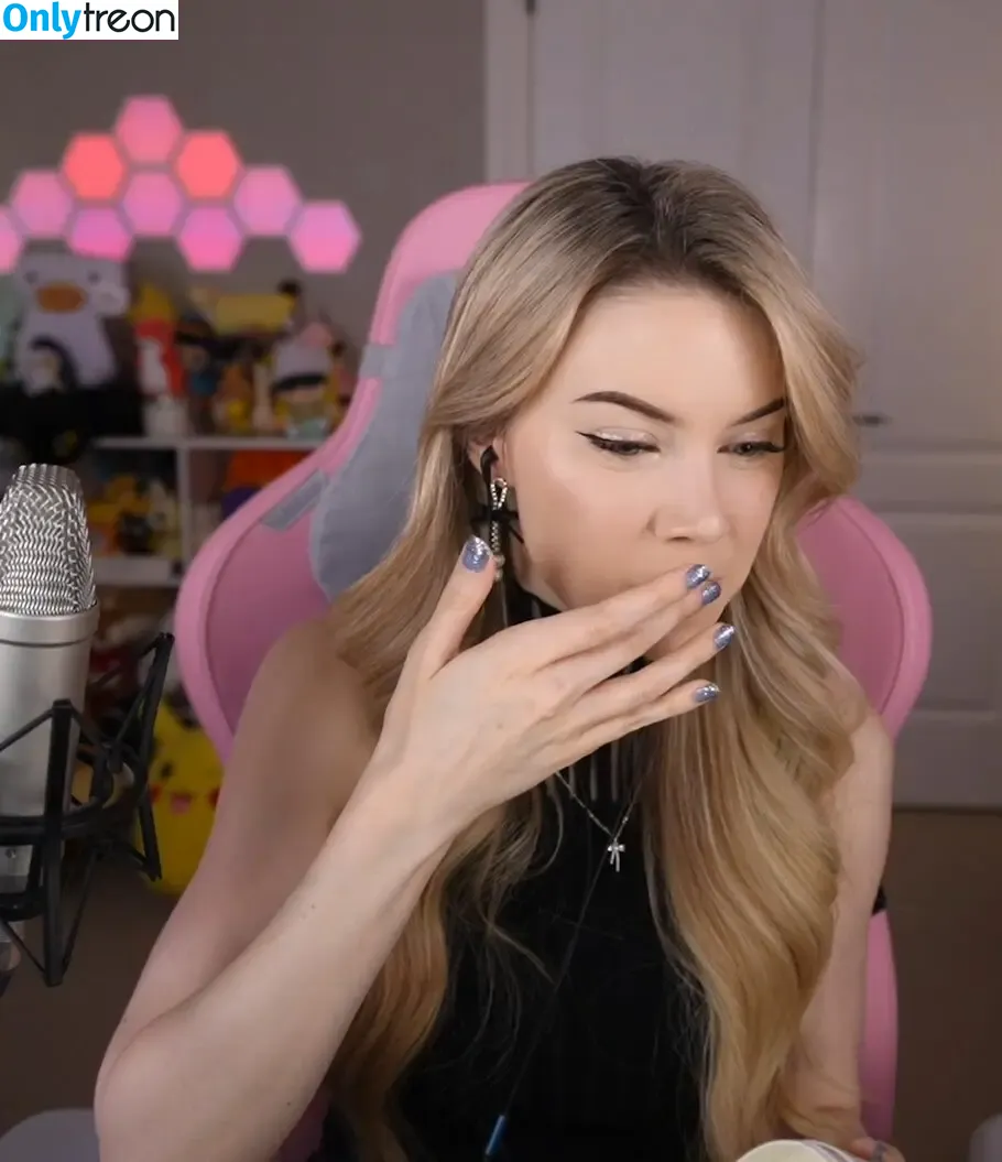 Dizzykitten nude photo #1800 (dizzykitten7 / dizzykittenpaws / thedizzykitten)