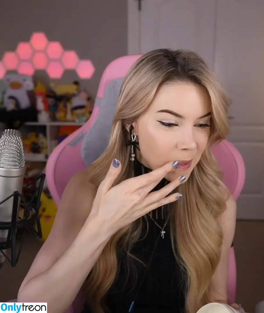 Dizzykitten голая photo #1801 (dizzykitten7 / dizzykittenpaws / thedizzykitten)