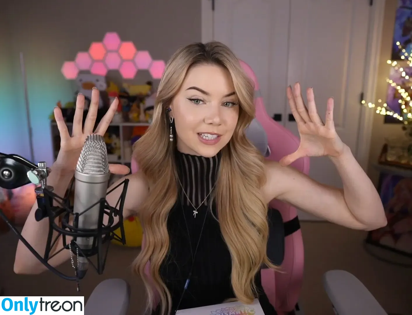 Dizzykitten голая photo #1838 (dizzykitten7 / dizzykittenpaws / thedizzykitten)