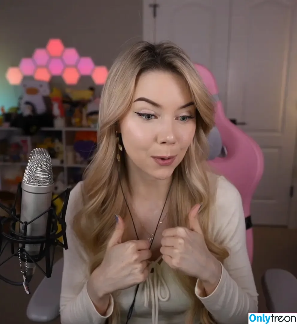 Dizzykitten голая photo #1858 (dizzykitten7 / dizzykittenpaws / thedizzykitten)