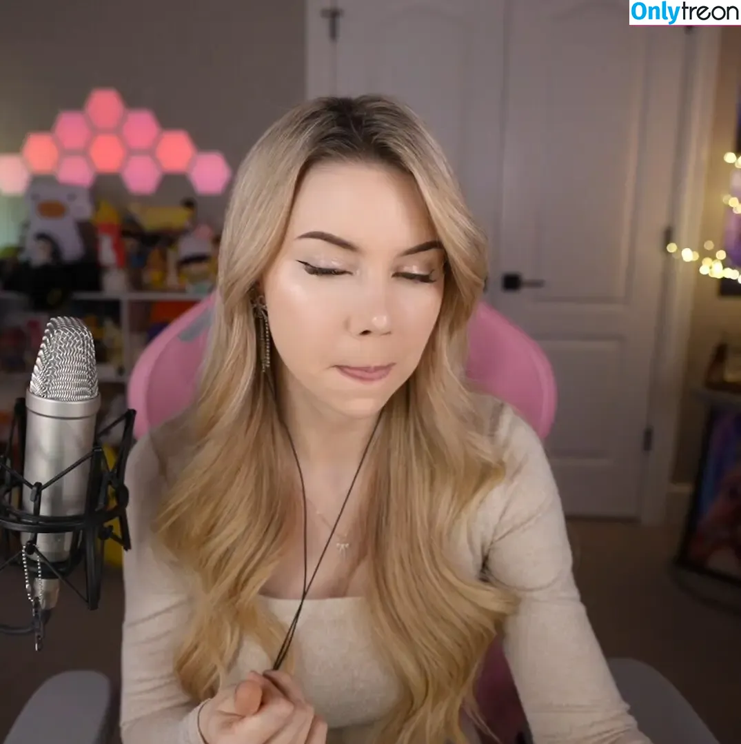 Dizzykitten голая photo #1892 (dizzykitten7 / dizzykittenpaws / thedizzykitten)