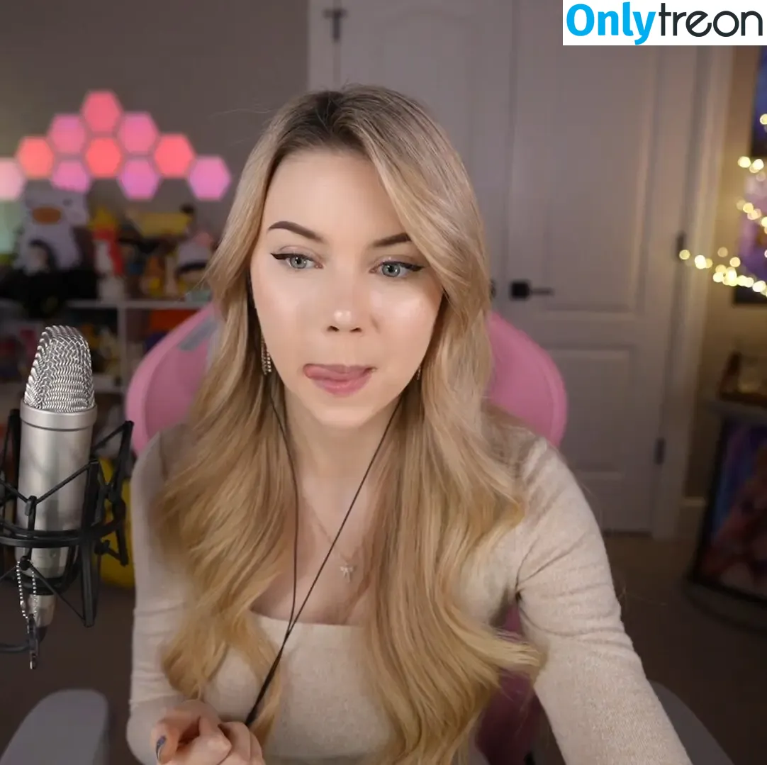 Dizzykitten голая photo #1894 (dizzykitten7 / dizzykittenpaws / thedizzykitten)