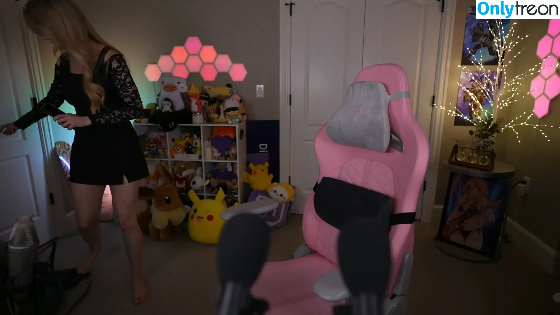 Dizzykitten nude photo #1953 (dizzykitten7 / dizzykittenpaws / thedizzykitten)