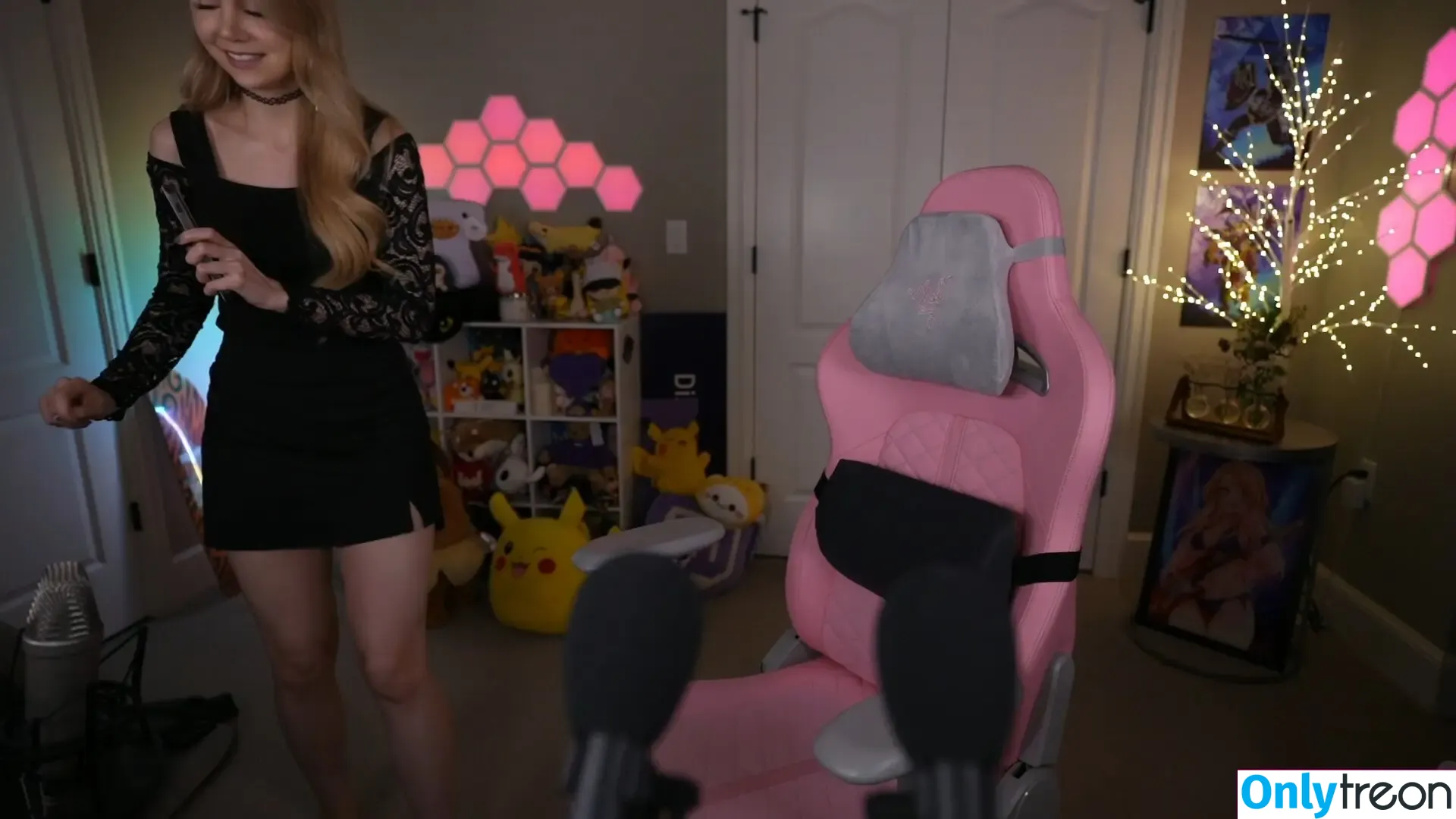 Dizzykitten nude photo #1955 (dizzykitten7 / dizzykittenpaws / thedizzykitten)