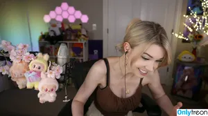 Dizzykitten / dizzykitten7 / dizzykittenpaws / thedizzykitten nude photo #2373