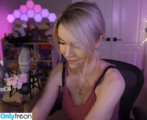 Dizzykitten / dizzykitten7 / dizzykittenpaws / thedizzykitten nude photo #2512