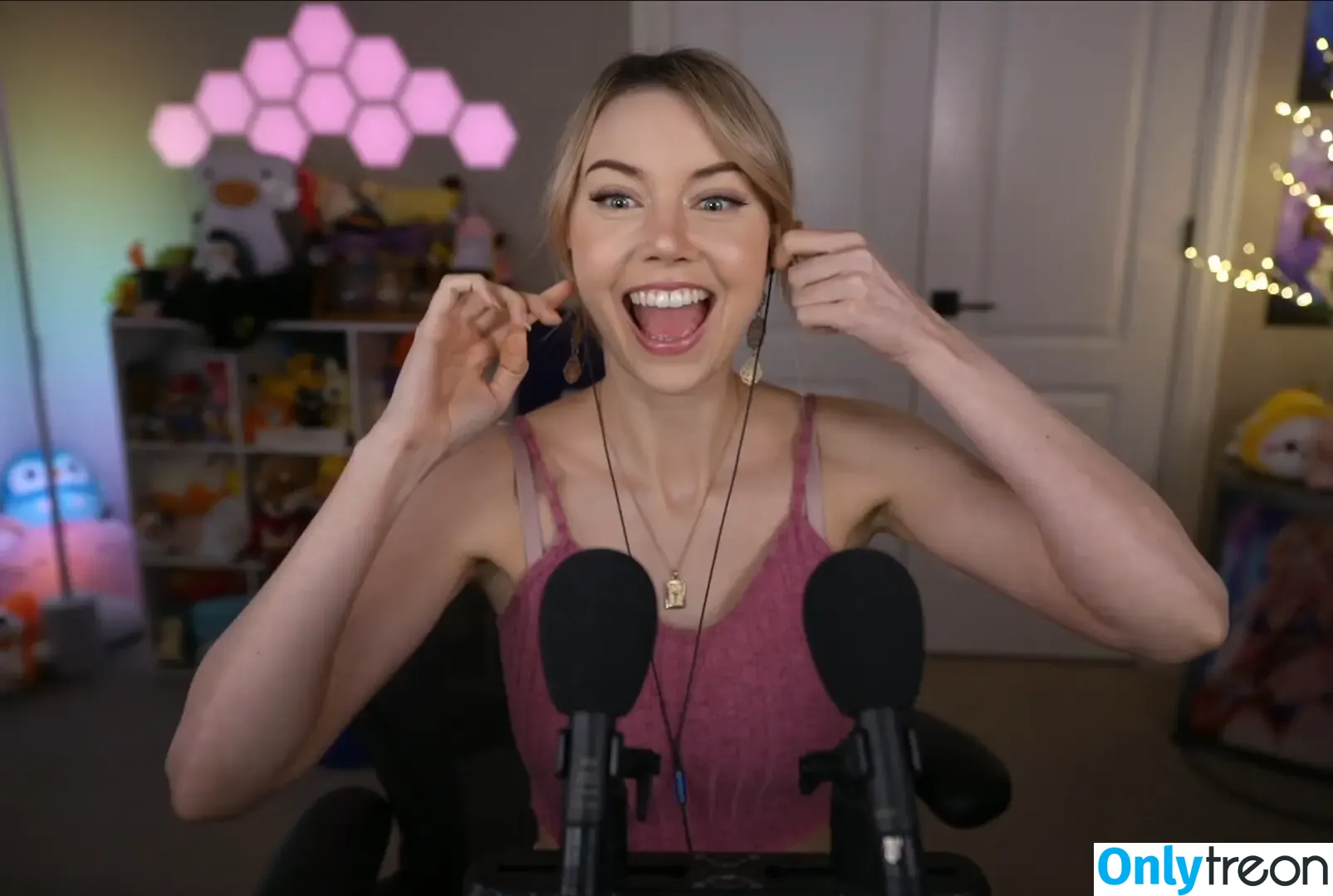 Dizzykitten голая photo #2329 (dizzykitten7 / dizzykittenpaws / thedizzykitten)