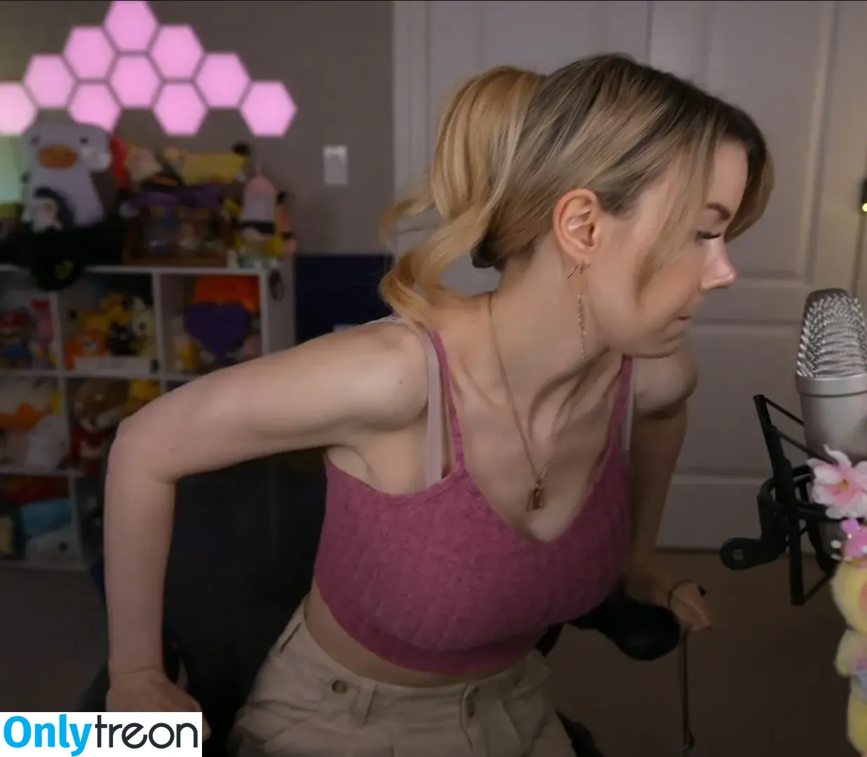 Dizzykitten nude photo #2334 (dizzykitten7 / dizzykittenpaws / thedizzykitten)