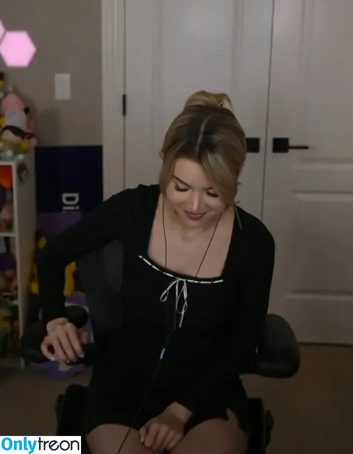 Dizzykitten голая photo #2340 (dizzykitten7 / dizzykittenpaws / thedizzykitten)