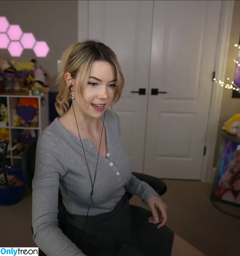 Dizzykitten nude photo #2345 (dizzykitten7 / dizzykittenpaws / thedizzykitten)
