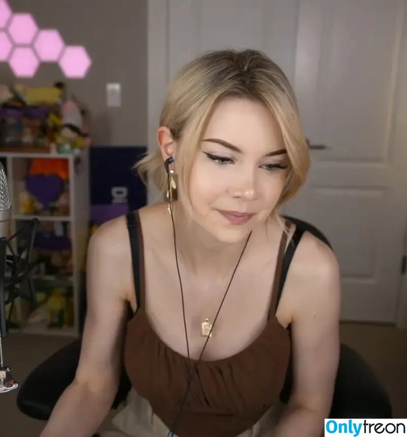 Dizzykitten nude photo #2371 (dizzykitten7 / dizzykittenpaws / thedizzykitten)