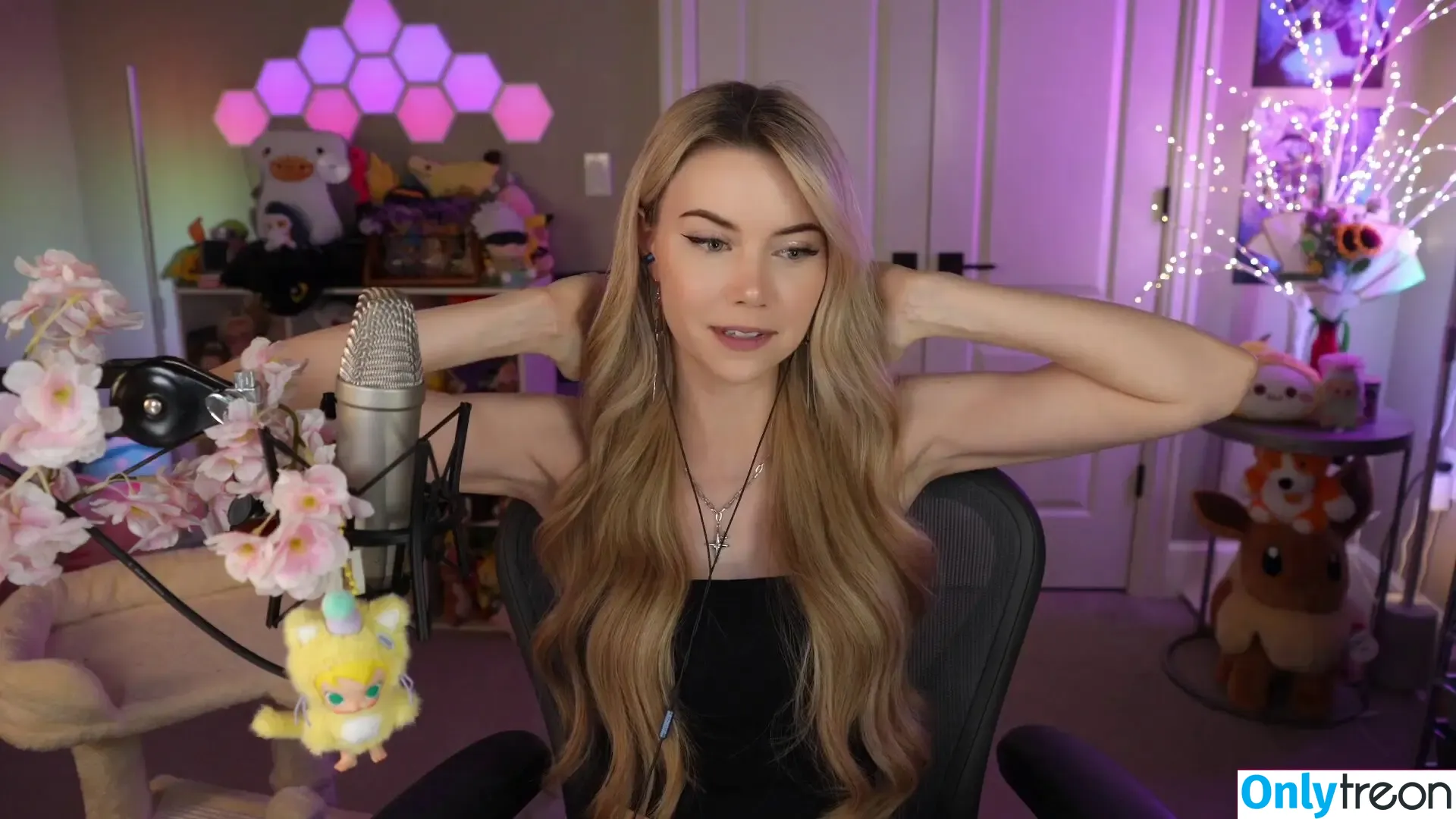 Dizzykitten nude photo #2601 (dizzykitten7 / dizzykittenpaws / thedizzykitten)