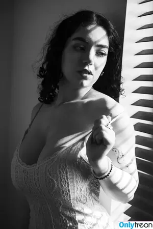 dlc.mara / dlcmara / popgloss nude photo #0062
