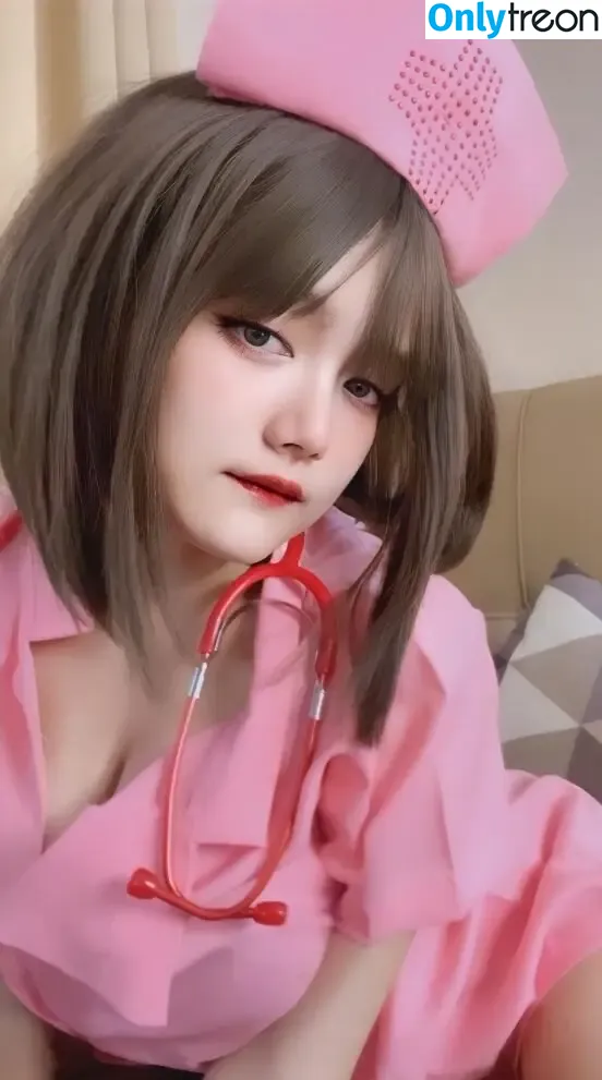 dly.chan nude photo #0008 (Dly Chan)