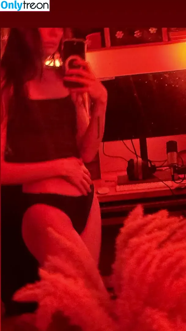 Doddleoddle nude photo #0348 (Dodie Clark)