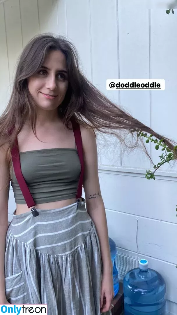 Dodie Clark голая photo #0066 (doddleoddle)