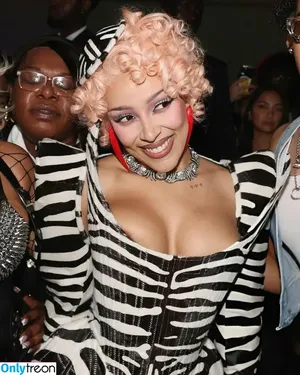 Doja Cat / DojaCat nude photo #2000