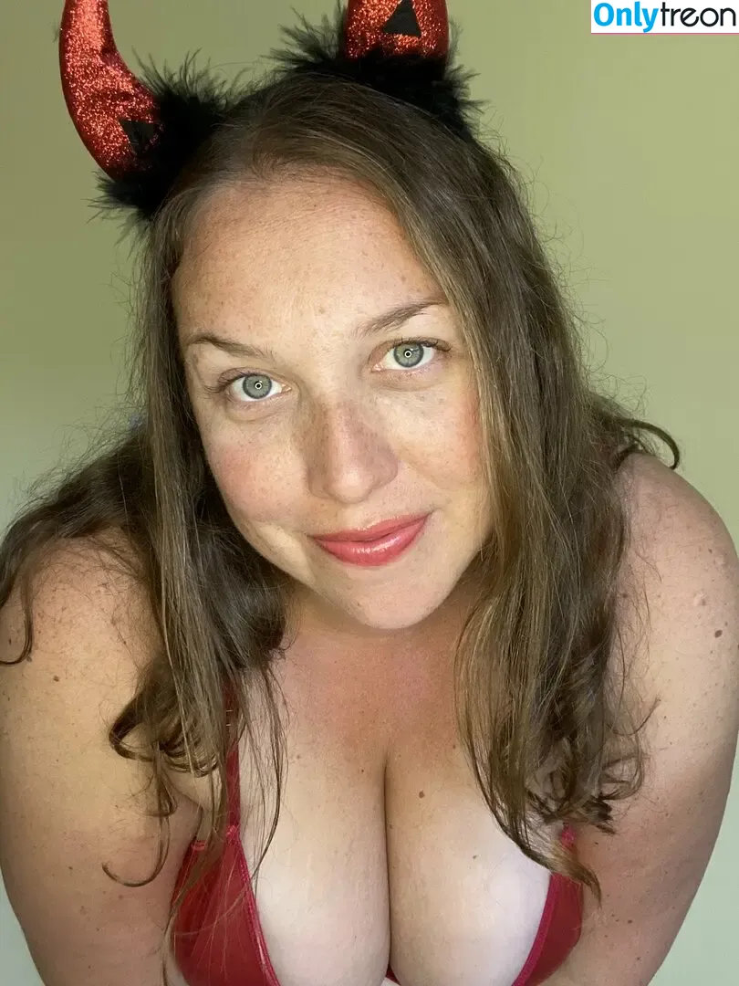 DomesticKate nude photo #0004 (domesticallykate / domestickatevip)