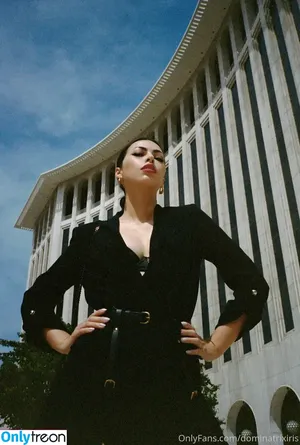 dominatrixiris / houseofiris.official фото голая #0026