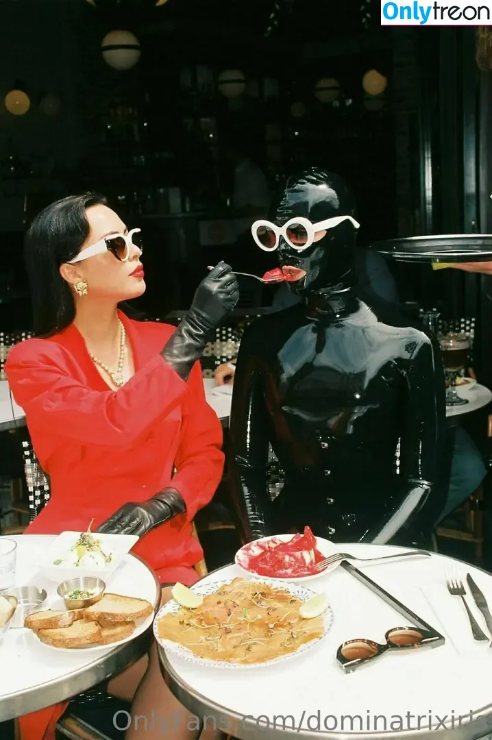 dominatrixiris голая photo #0020 (houseofiris.official)