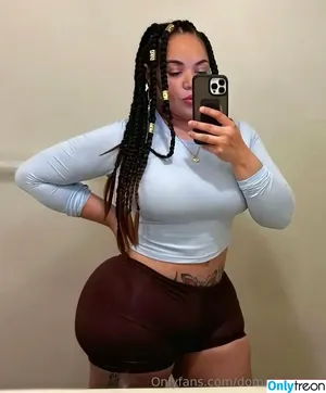 dominicanyari / dominican_yari nude photo #0050