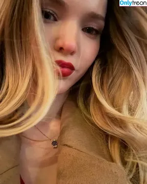 Dove Cameron / dovecameron фото голая #0212