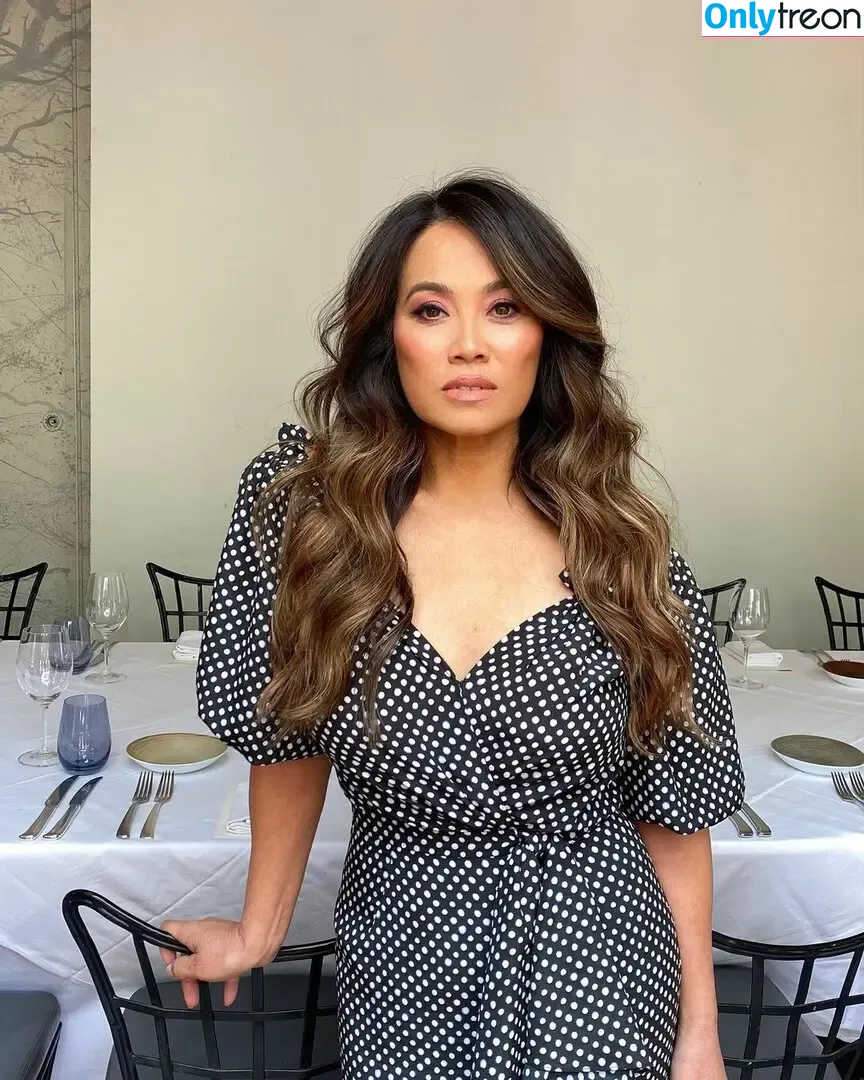 Dr Sandra Lee nude photo #0007 (Dr Pimple Popper / drpimplepopper)
