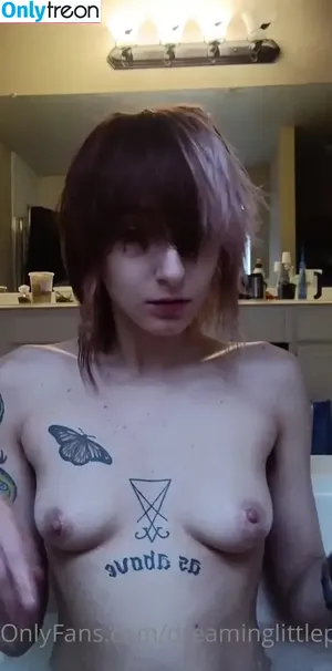 dreaminglittlepup / podencohera nude photo #0046